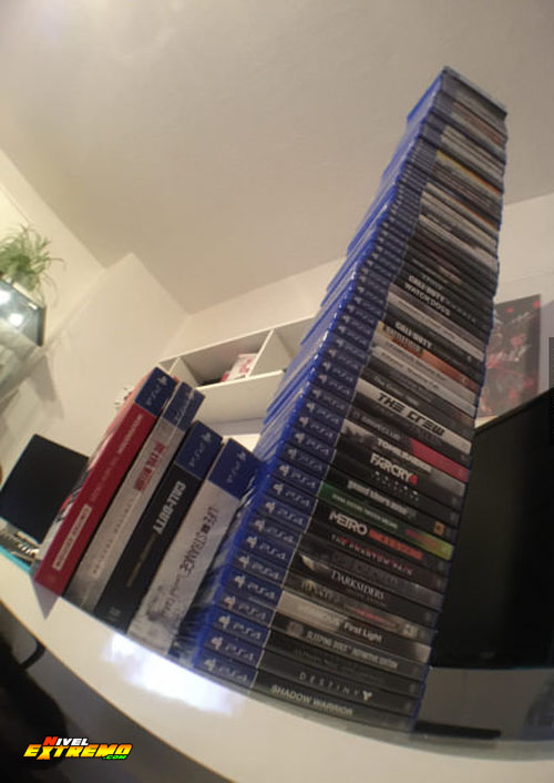 ps4_gametower.jpg