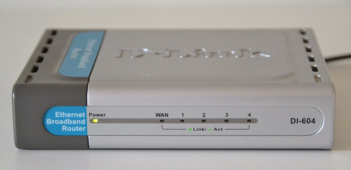dlink-di604_front.jpg