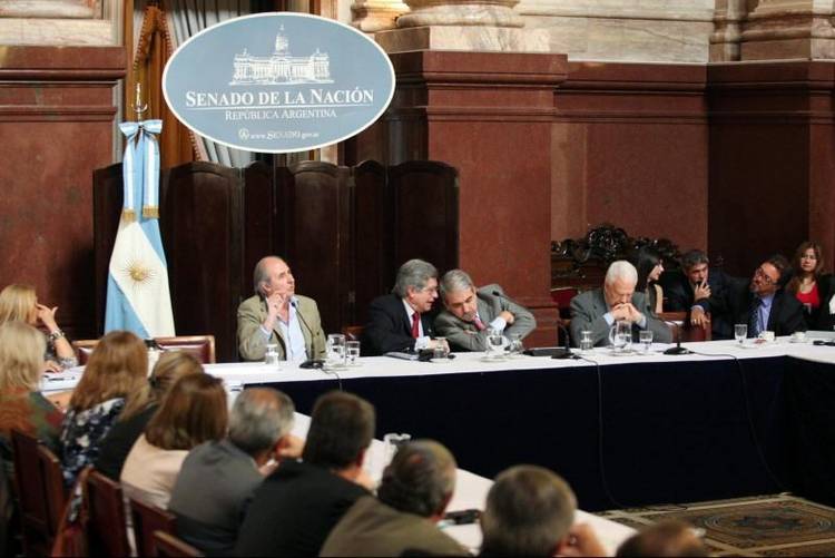SenadoresYPFCongresoNacionalEFE_CLAIMA20-1.jpg