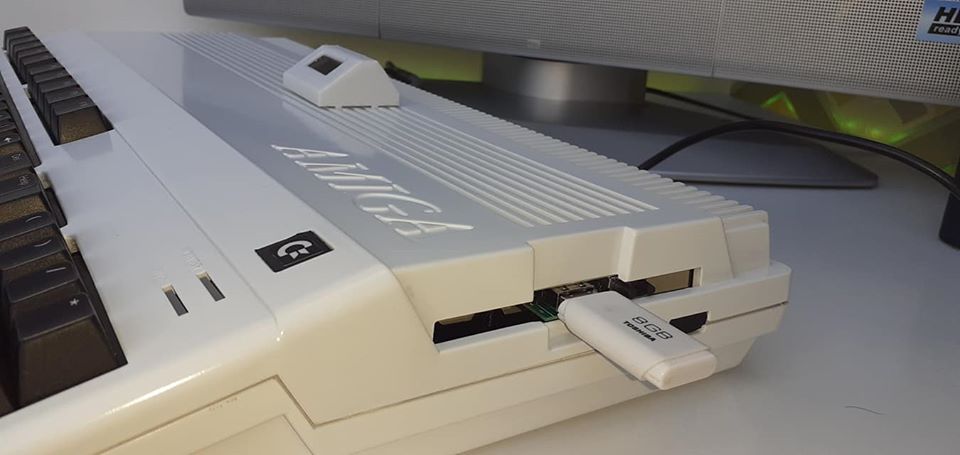 amiga-mod-xbox360_white-04.jpg